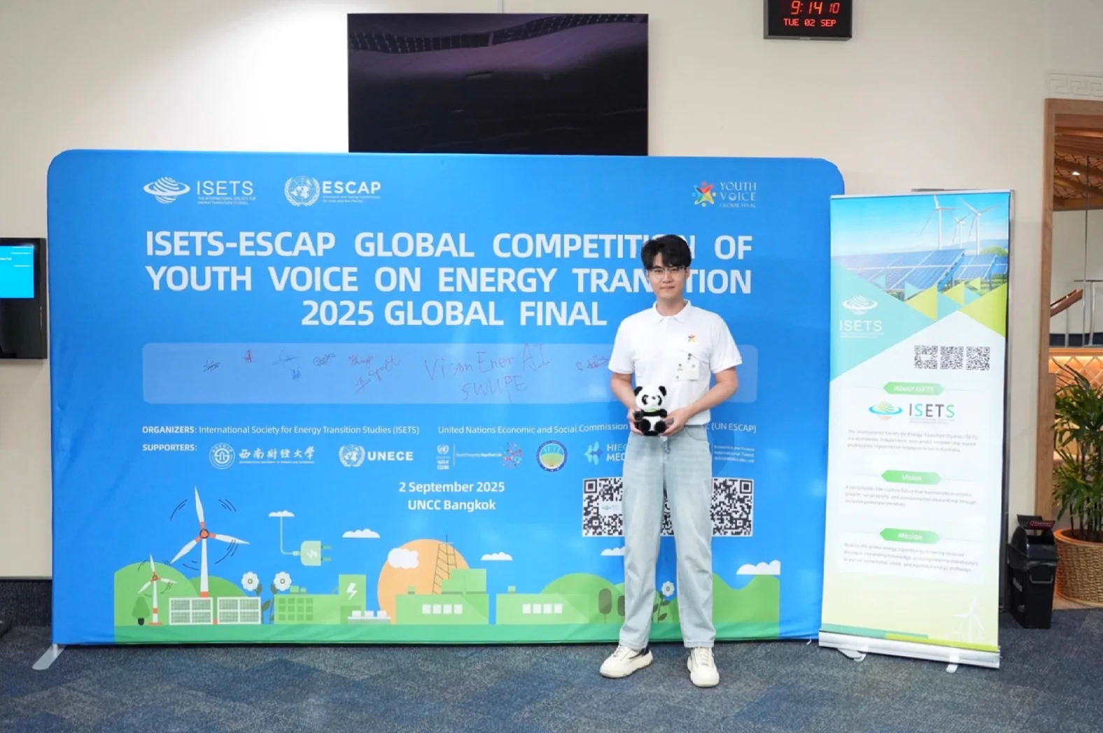 Xingyu Chen at the 2025 ISETS–ESCAP Global Competition of Youth Voice on Energy Transition